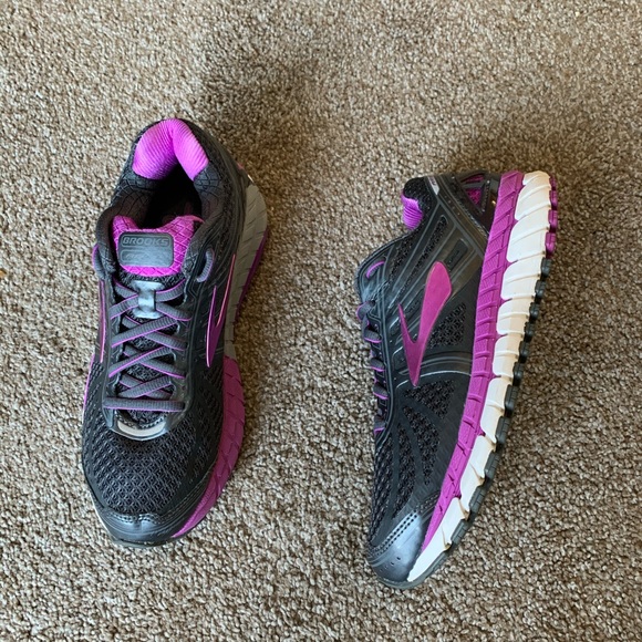 SOLD Brooks Ariel Anthracite Purple Running Shoes - Picture 6 of 8